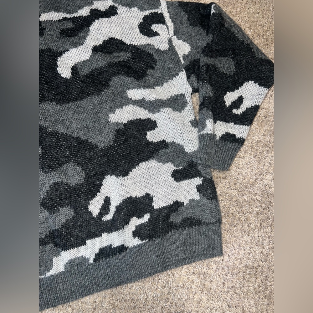 Lucky Brand Women's Camouflage Crewneck Sweater - Black and Gray - Picture 4 of 6